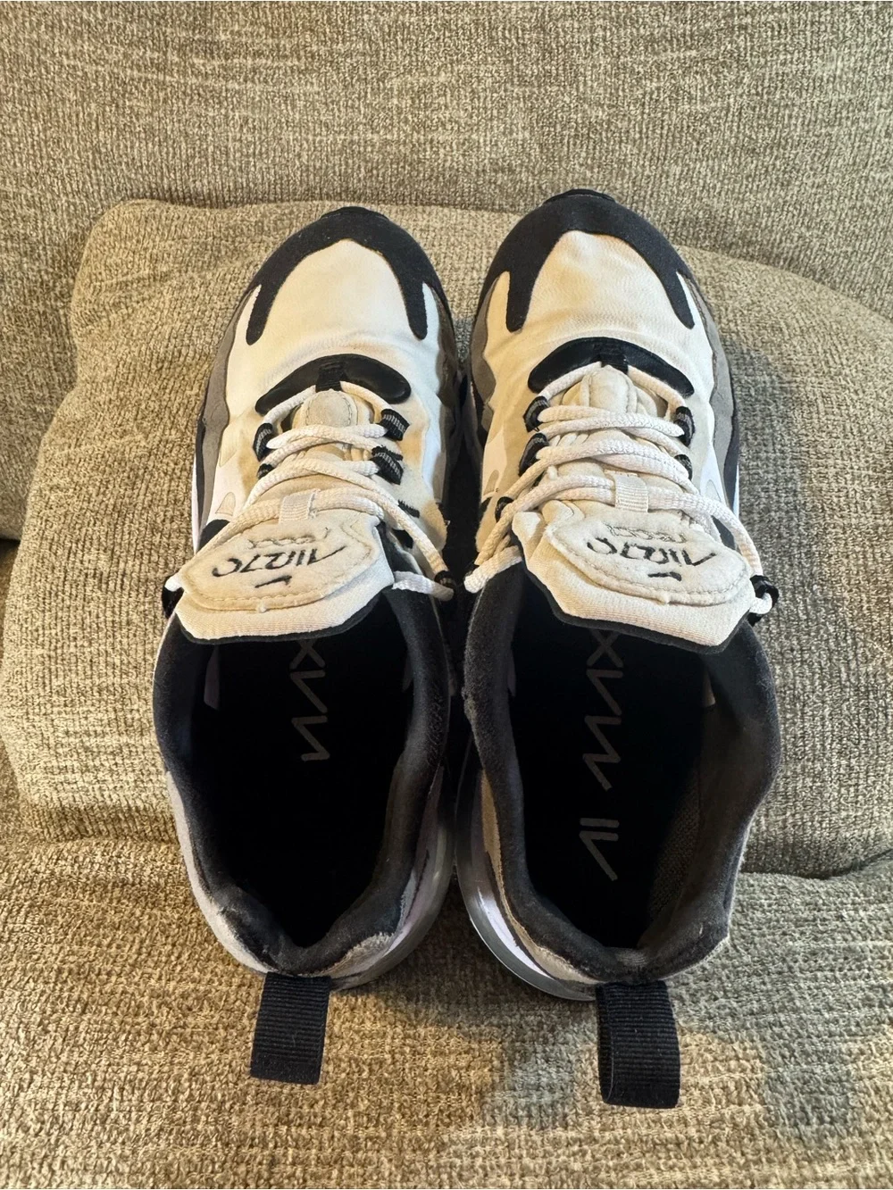 Nike Air Max 270 React Men’s Oreo Sneakers CT1264-101 Size 7